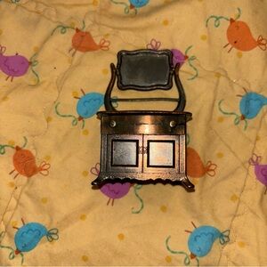 Vintage Durham Industries Diecast Metal Miniature Dollhouse No 32 Mirror Dresser